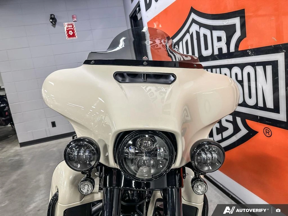 2023 Harley-davidson Flhxst alt