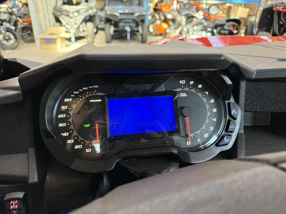 2025 Polaris General Xp 4 1000 Ultimate - Indy Red Ultimate alt