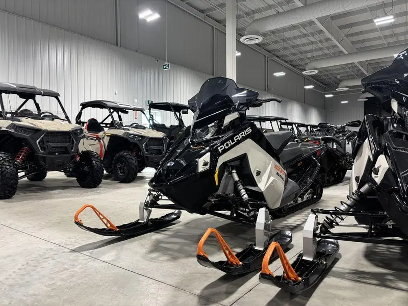 2025 Polaris 650 Indy SP 137 ES thumbnail 2