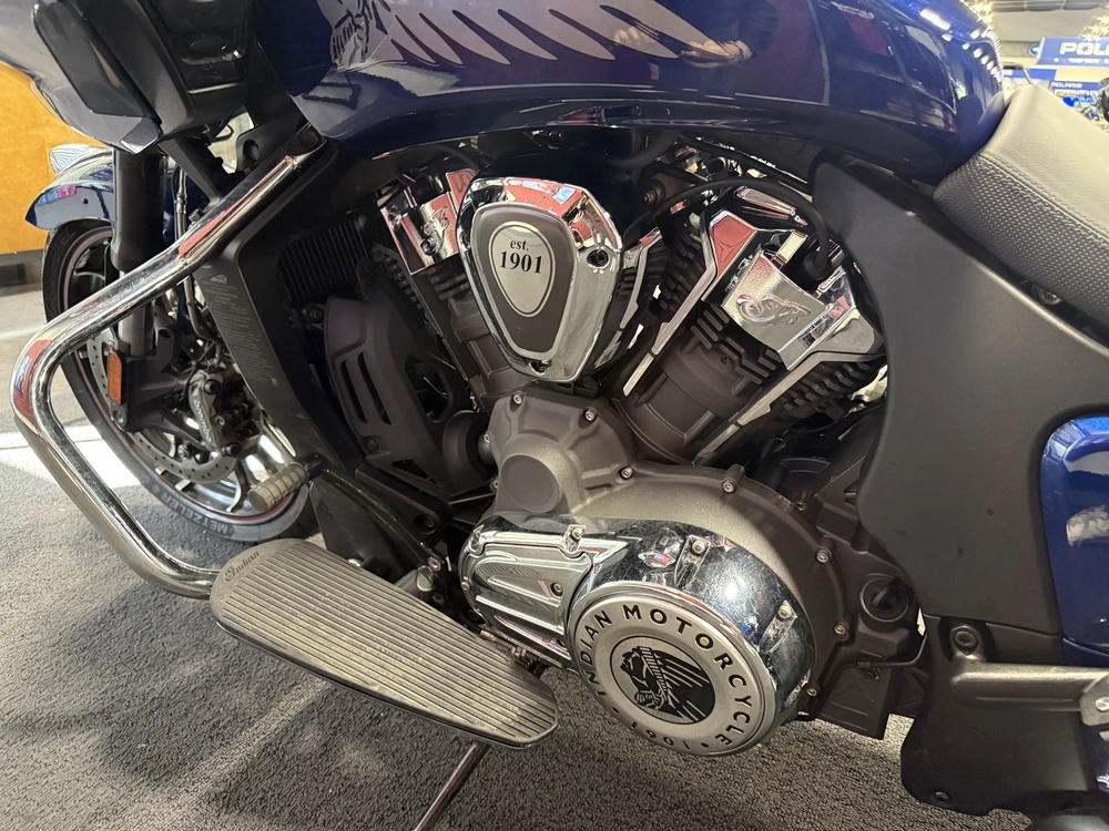 2021 Indian Motorcycle Challenger Limited, Deepwater Mtllc, 49st Limited alt