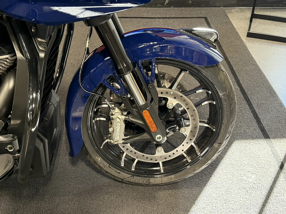 2025 Indian Motorcycle Challenger Dark Horse® alt
