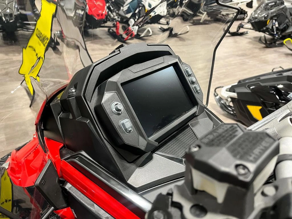 2025 Polaris 650 Voyageur 146 alt