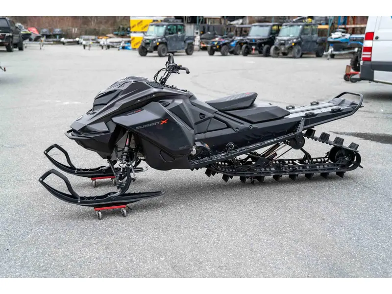 Ski-Doo Summit Expert 154 3" 850 Turbo R Shot Start (New Motor at 2000 KM) - Black 2022
