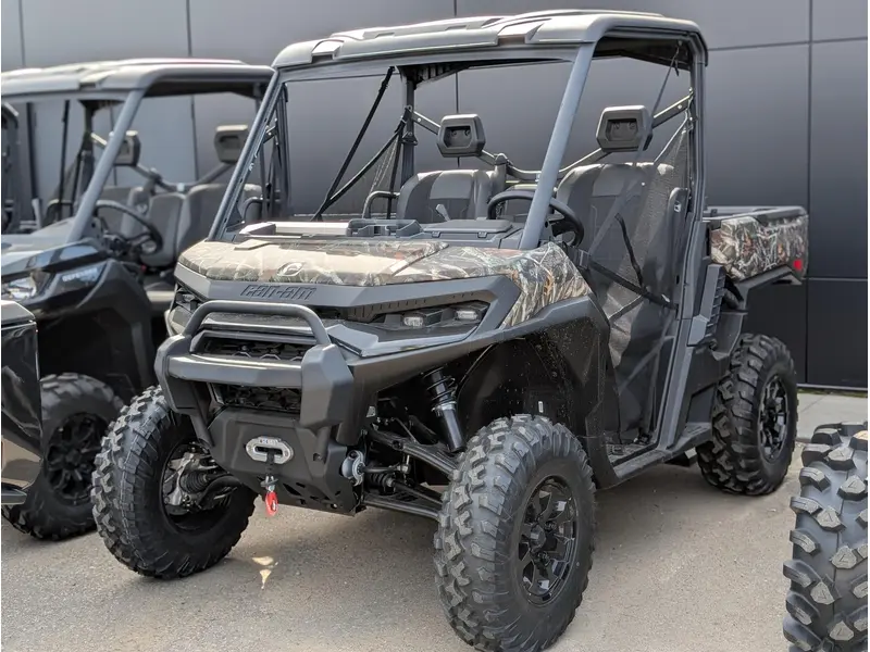 2026 Can-Am Defender XT HD11 thumbnail 2
