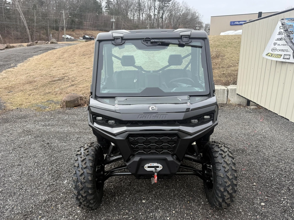 2026 Can-am Ssv Def Xtcab 65 Hd11 Bk Hb 26 Xt Cab Hd11 alt