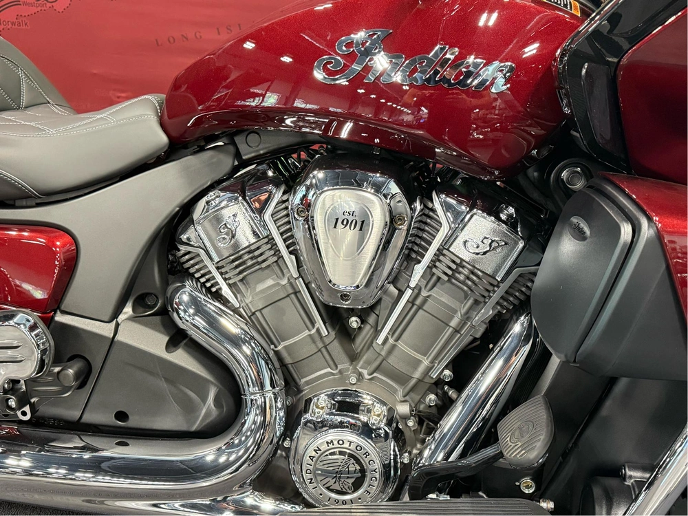 2025 Indian Motorcycle Pursuit Limited, 49st Limited alt