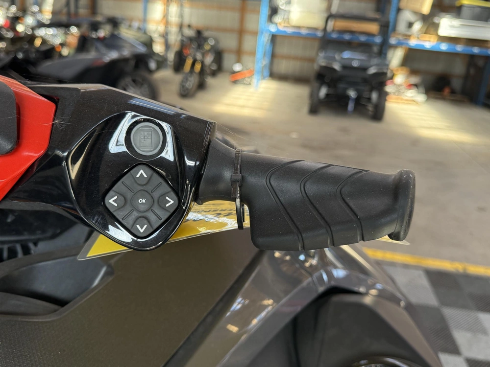 2024 Sea-doo Rxt®-x® 325 + Tech Package alt