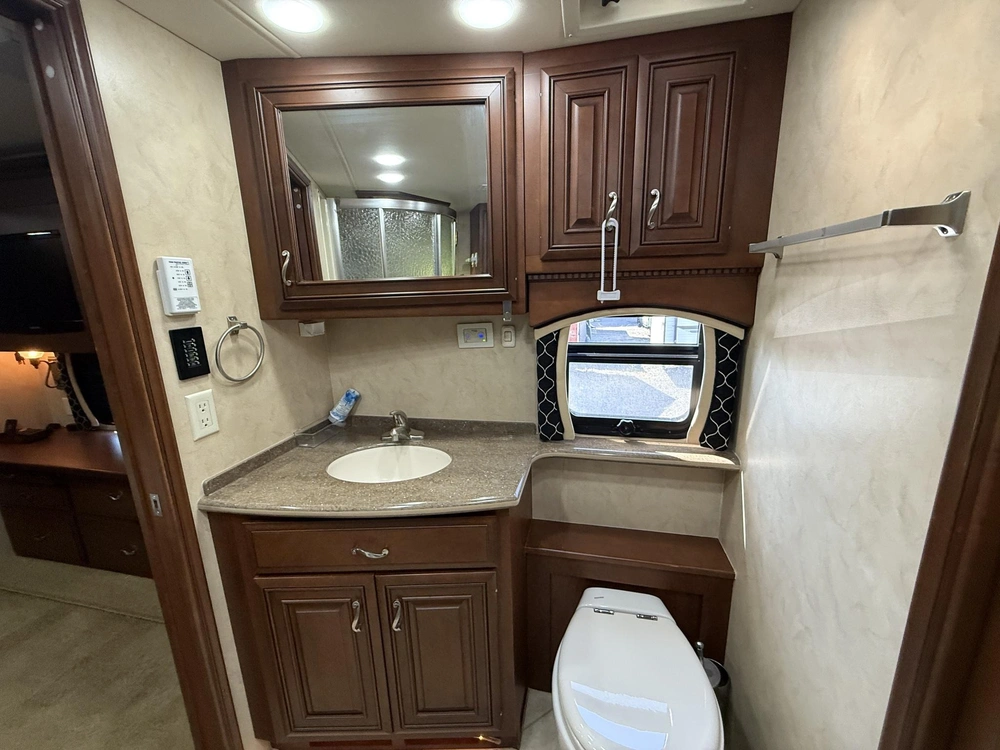 Entegra Coach Aspire 42rbq 2011 alt