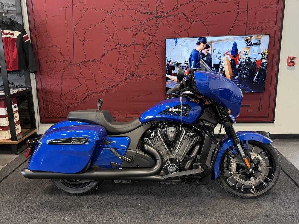 2026 Indian Motorcycle Chieftain Pp Dh, Deep Blue Metallic, 49st Dark Horse® alt