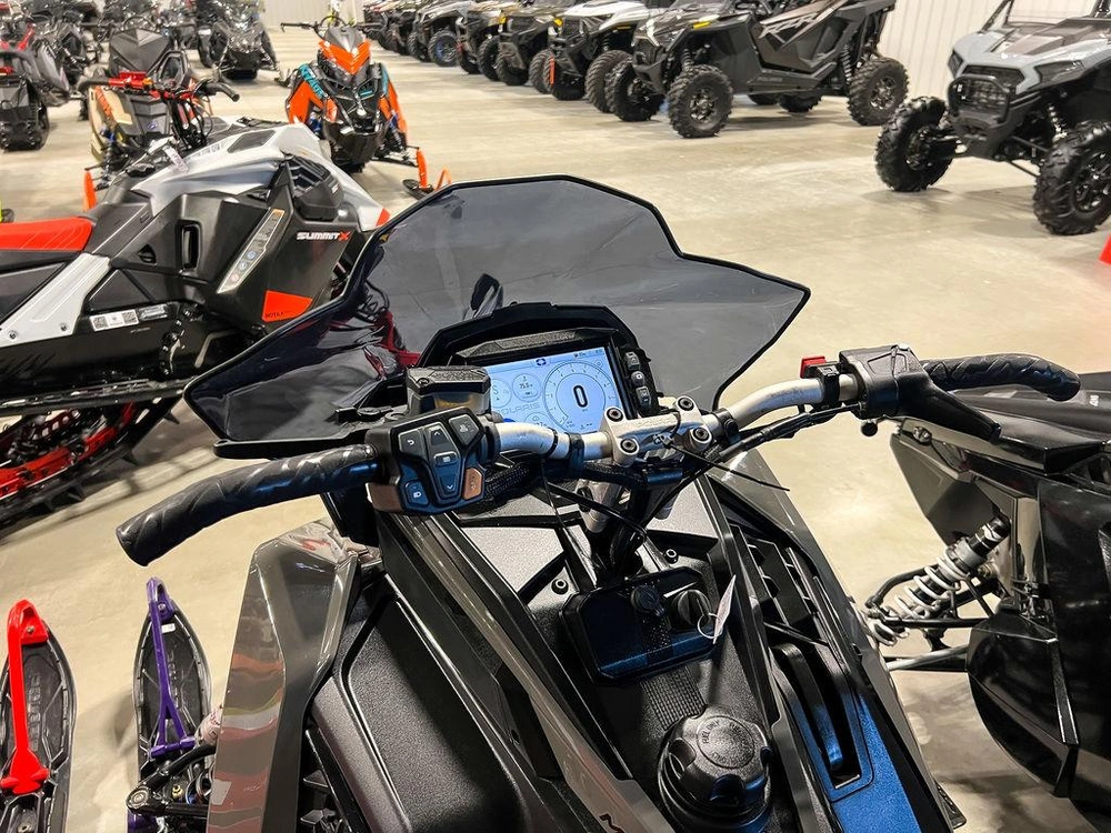 2024 Polaris 850 Switchback Assault 146 alt