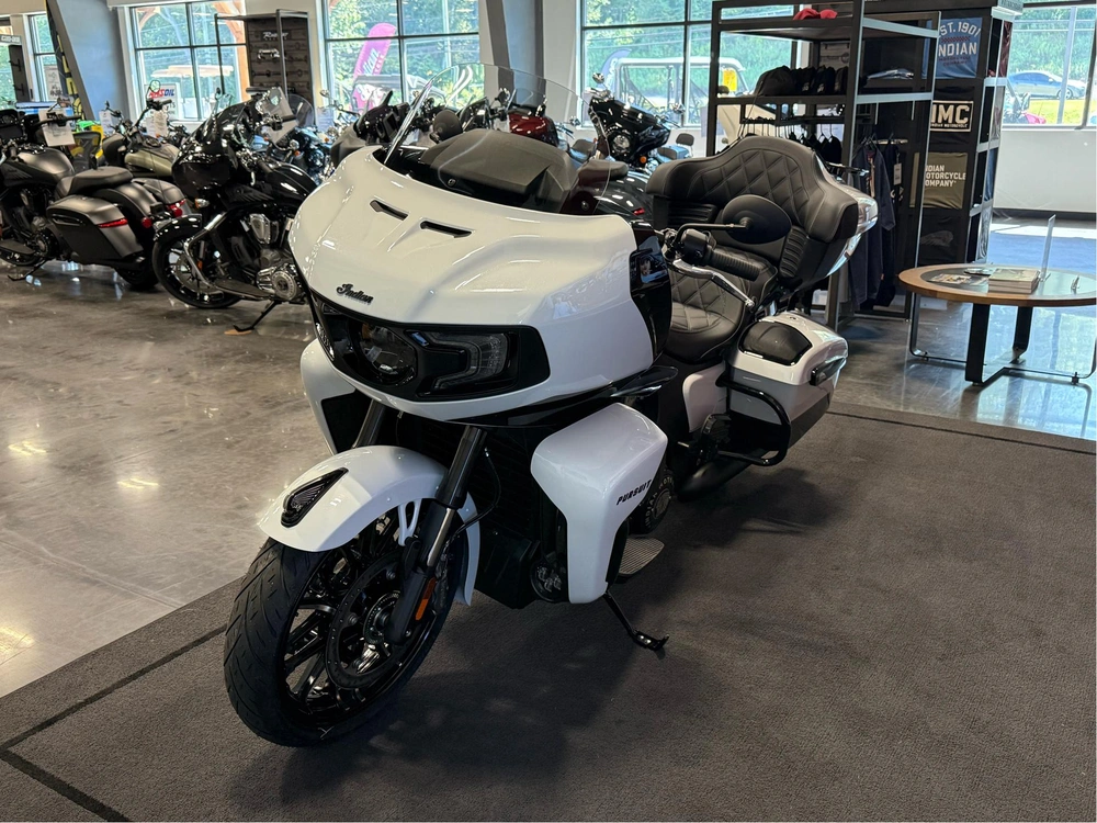 2025 Indian Motorcycle Pursuit Dark Horse alt