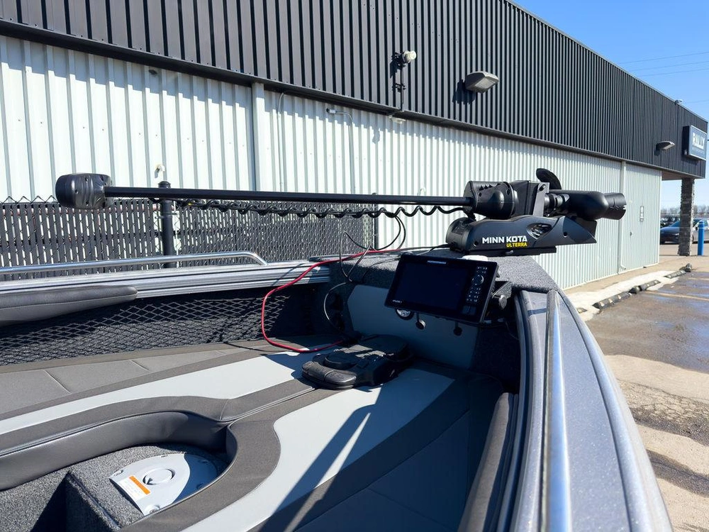 2026 Lund 1875 Tyee Sport alt