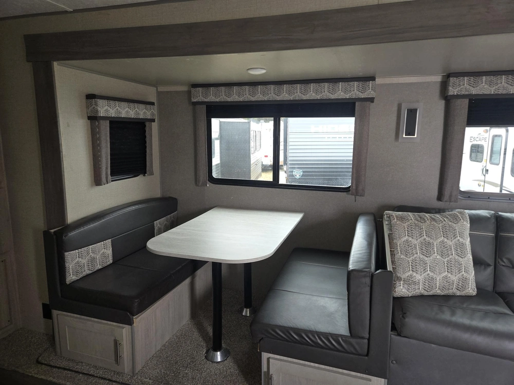 Coachmen Catalina 243rbs 2022 alt