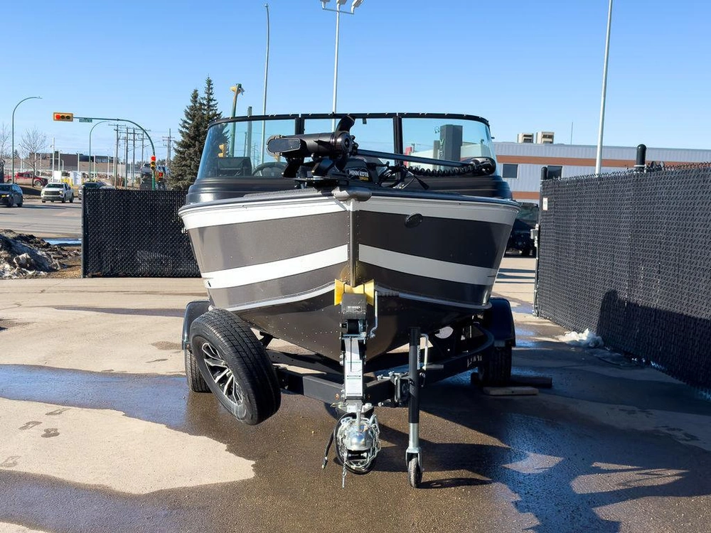 2025 Lund 1775 Impact Xs Sport alt