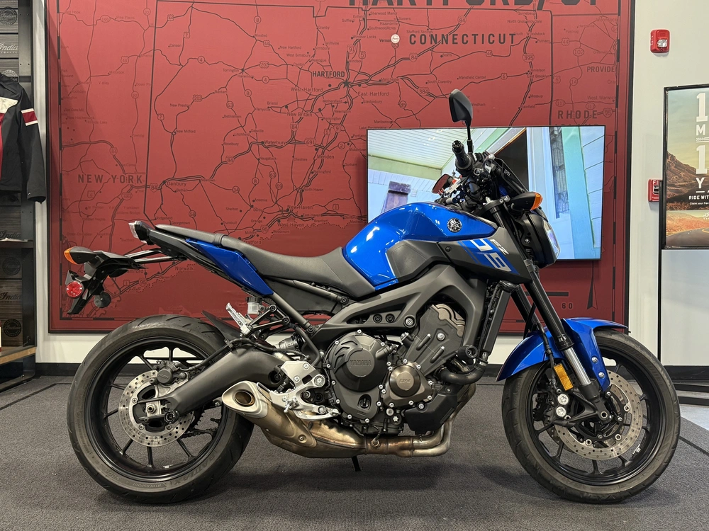 2016 Yamaha Fz 09 alt