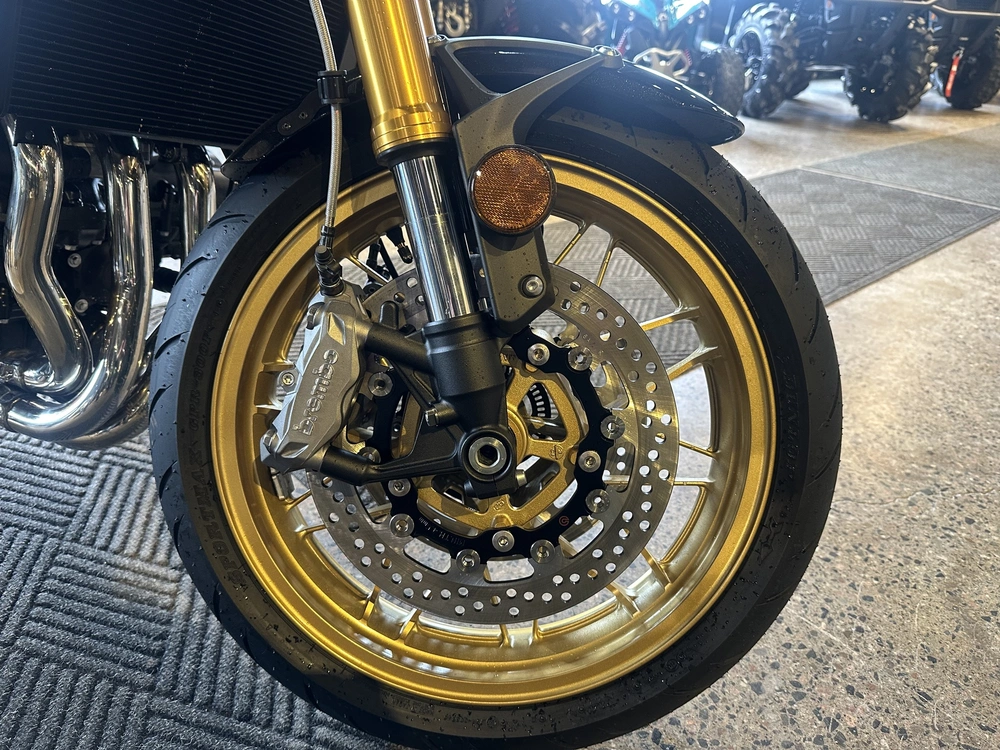 2026 Kawasaki Z900rs Se Abs alt
