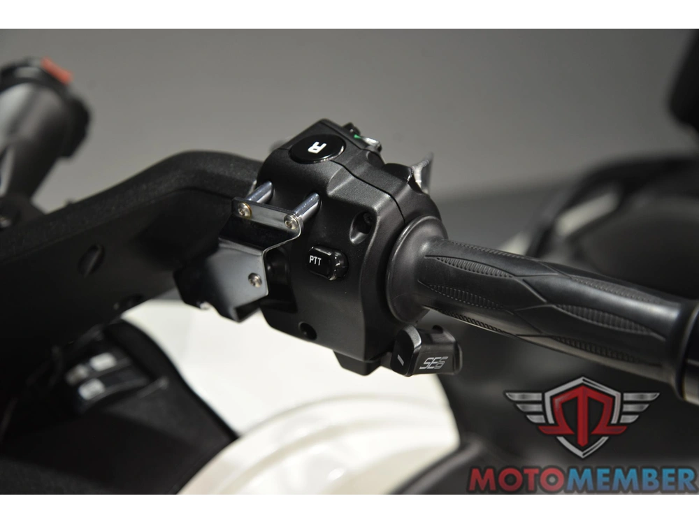 2014 Can-am Spyder Rt S alt