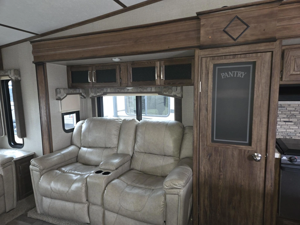 Cougar 327rl 2018 alt