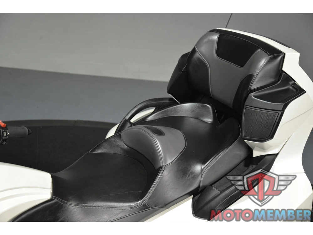 2014 Can-am Spyder Rt S alt