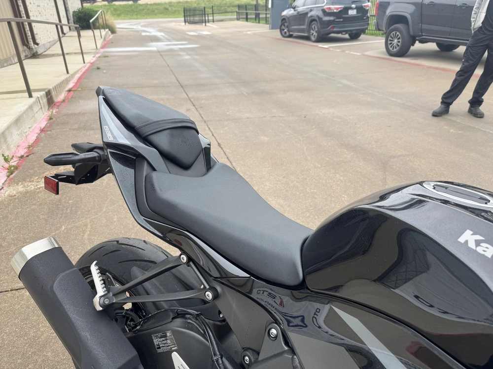 2026 Kawasaki Ninja® Zx™-6r Base alt