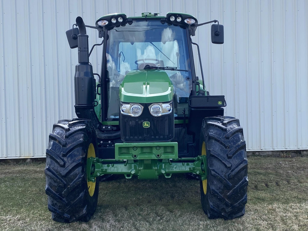 2025 John Deere 6120m alt