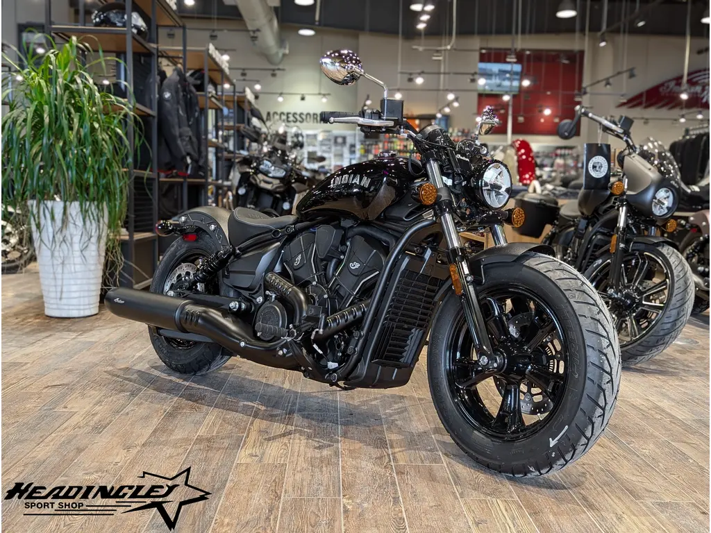 2026 Indian Motorcycle Scout Sixty Bobber // Black Metallic 