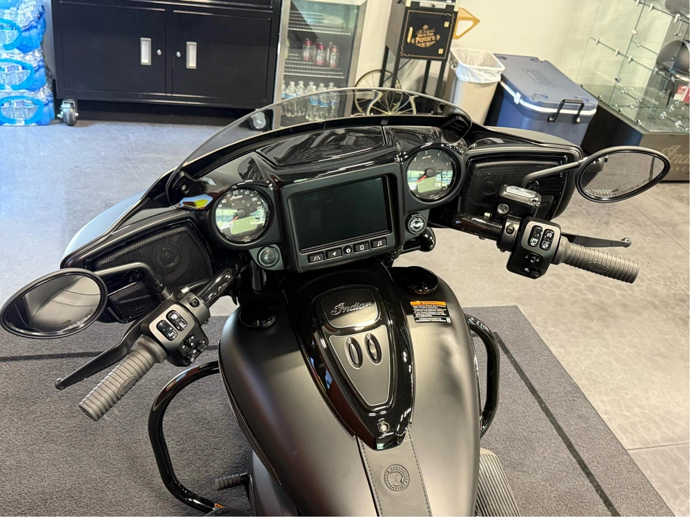 2025 Indian Motorcycle Chieftain Dark Horse With Powerband Audio Package alt