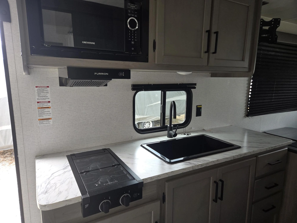 Hideout 200rl 2024 alt