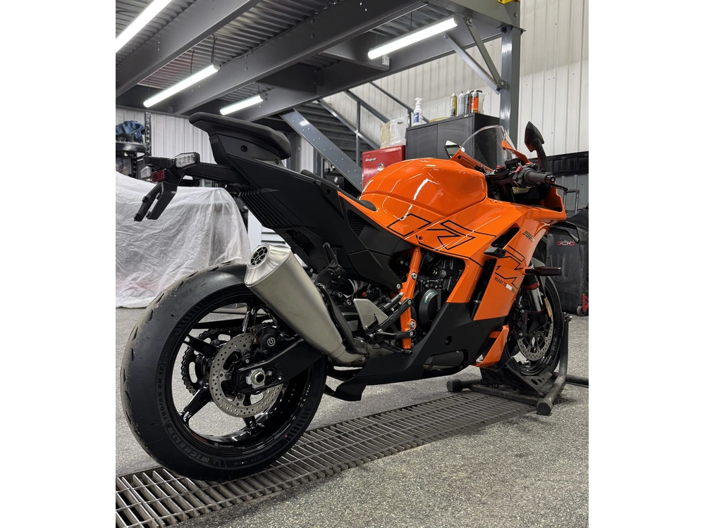 Ktm 990 Rc R 2026 alt
