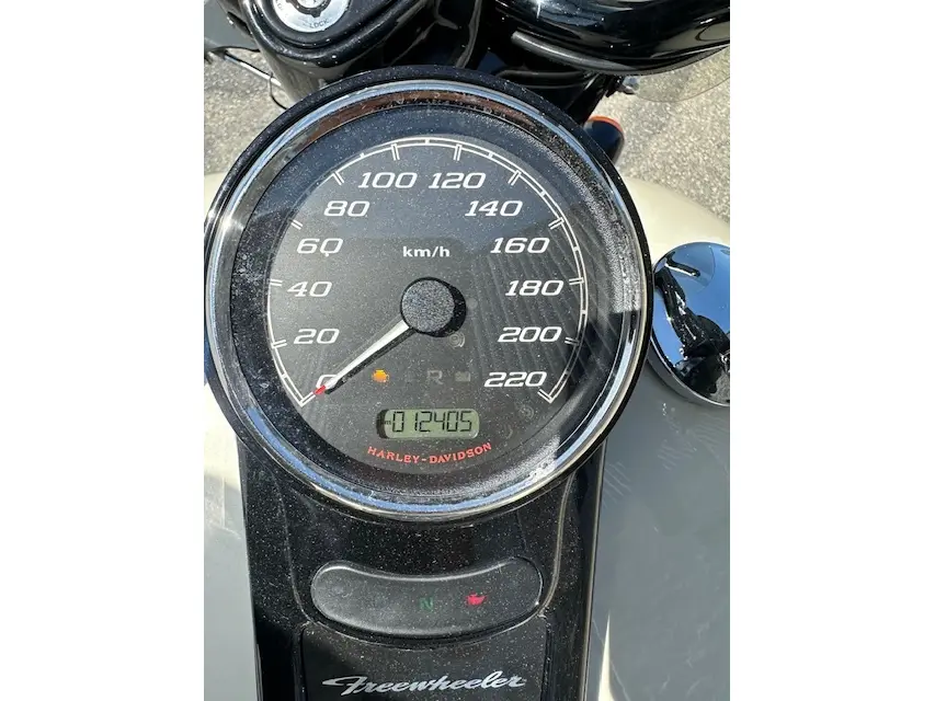 Harley-Davidson FREEWHEELERFLRT 2023