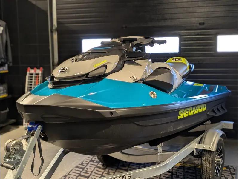 2026 Sea-Doo GTI 170 SE with Sound System - Teal Blue and Manta Green thumbnail 3