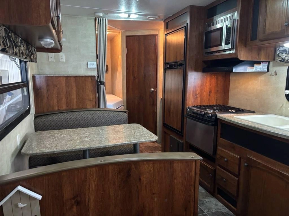 Keystone Rv Hideout 260lhs 2013 alt