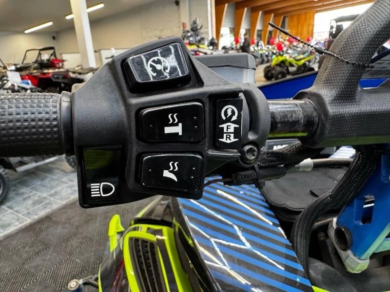 Arctic Cat Riot 8000 Qs3 146 2020 alt