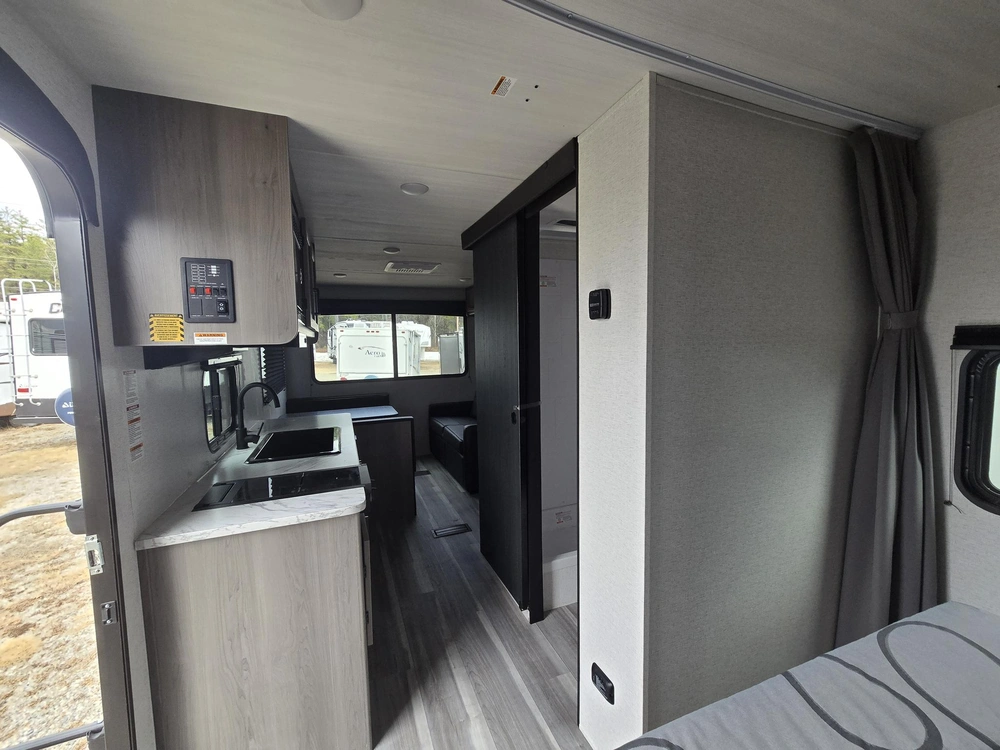 Hideout 200rl 2024 alt