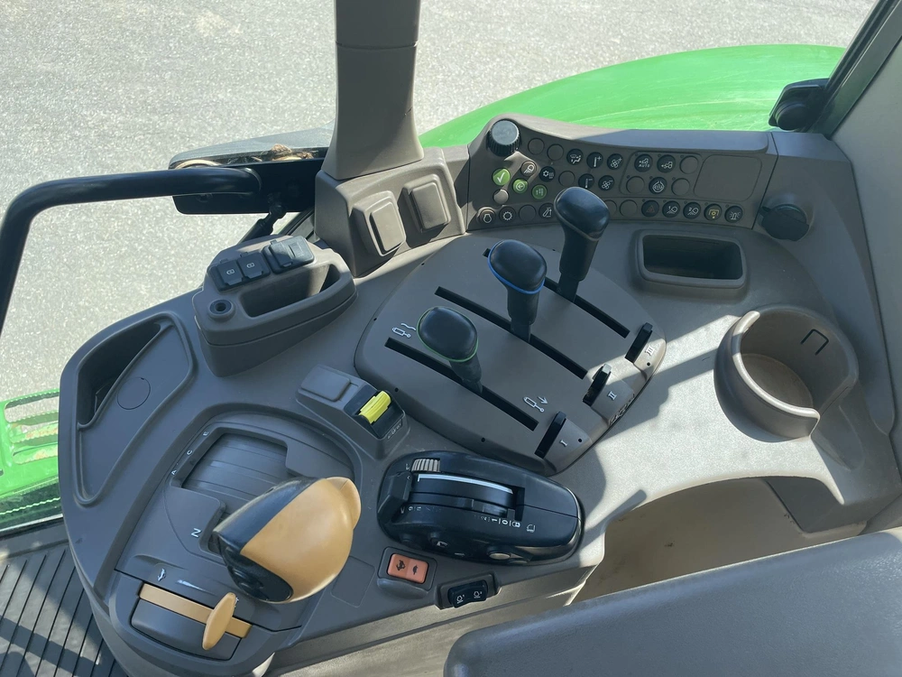 2020 John Deere 6175m alt