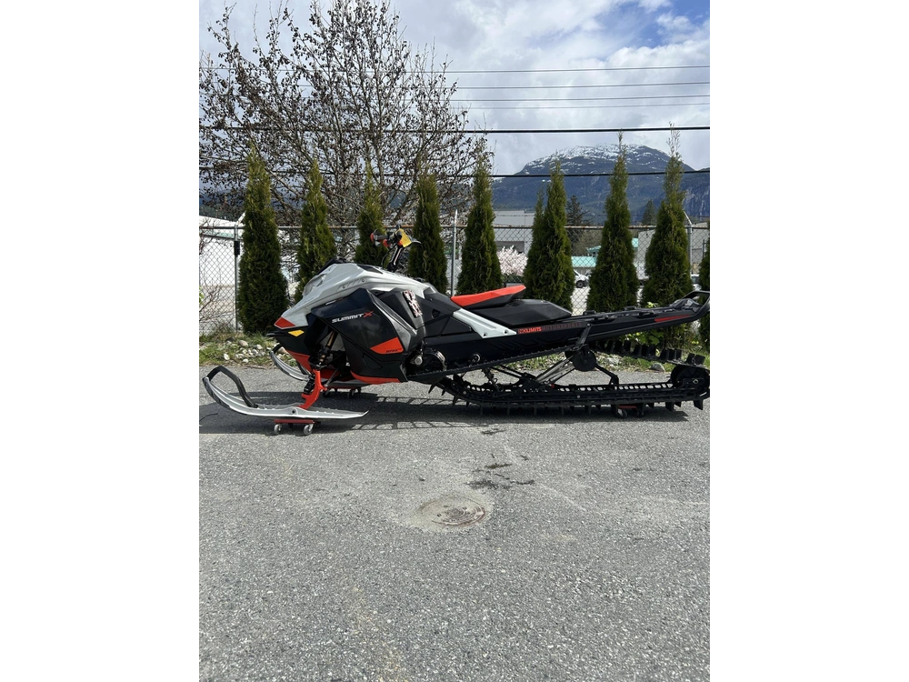 2021 Ski-doo Summit Expert 165 3" 850 Turbo Grey/red W/ Shot Start alt