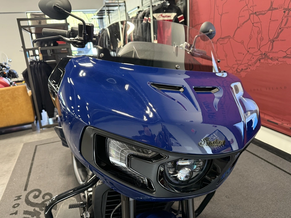 2025 Indian Motorcycle Challenger Dark Horse, 49st Dark Horse® alt
