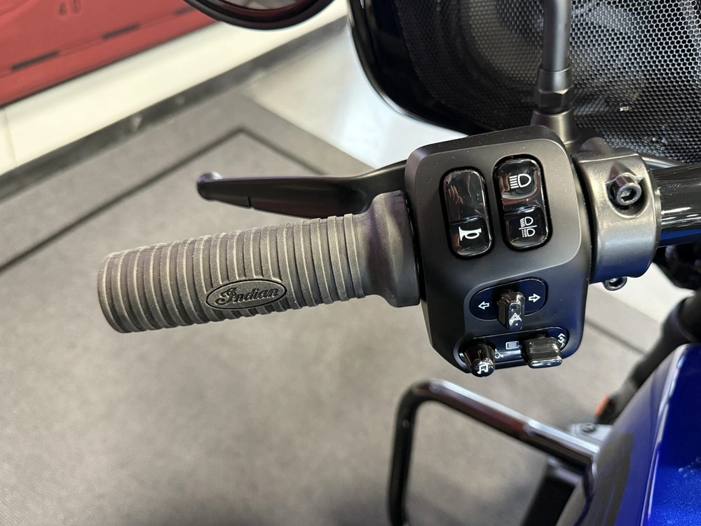 2026 Indian Motorcycle Chieftain Pp Dh, Deep Blue Metallic, 49st Dark Horse® alt