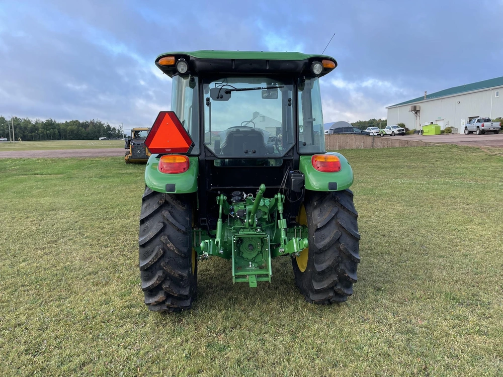 John Deere 5075e 2023 alt