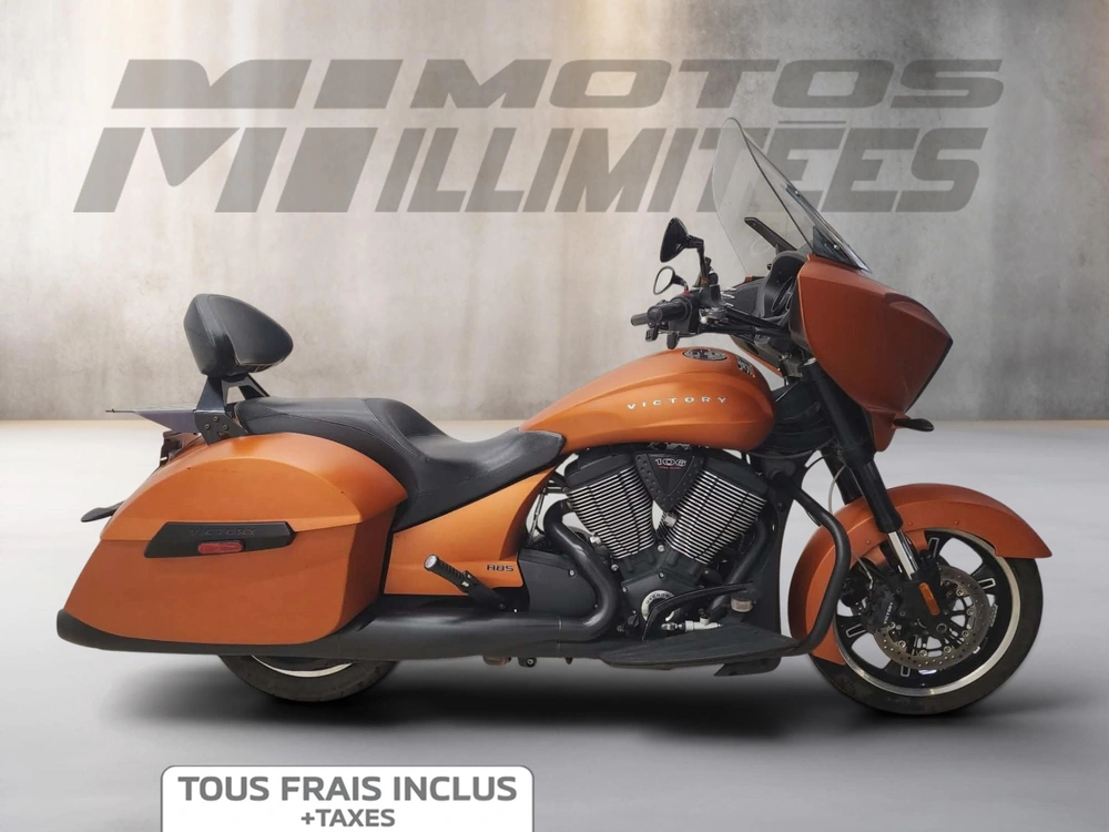 Victory Motorcycles Cross Country 2013 alt