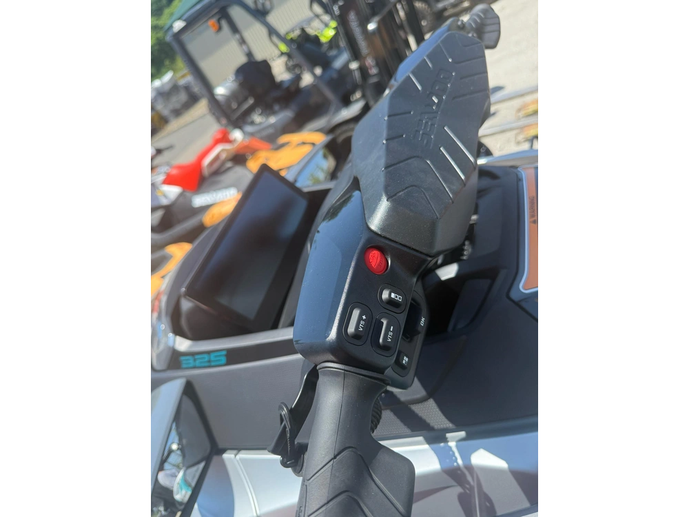 2025 Sea-doo Pwc Gtx Ltd 325 Aud Be Ibr Idf 25 alt