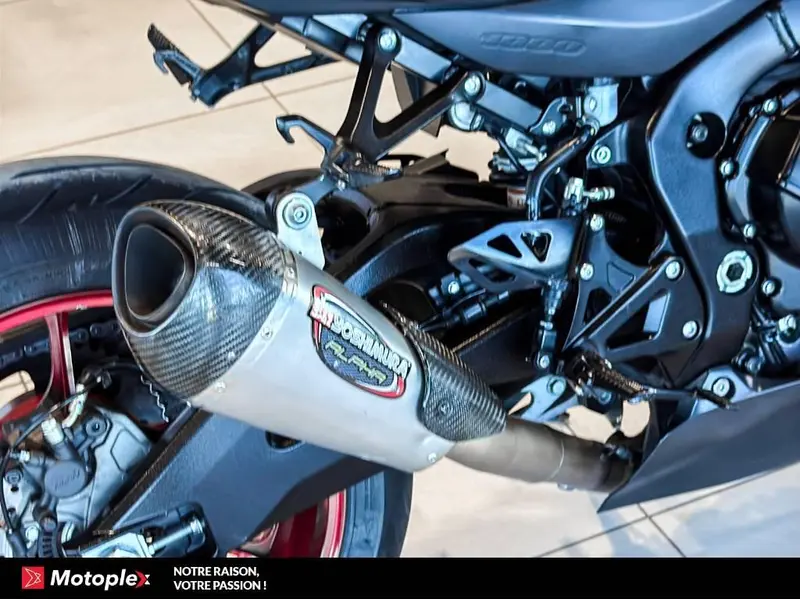 2017 Suzuki GSX-R 1000 YOSHIMURA thumbnail 4