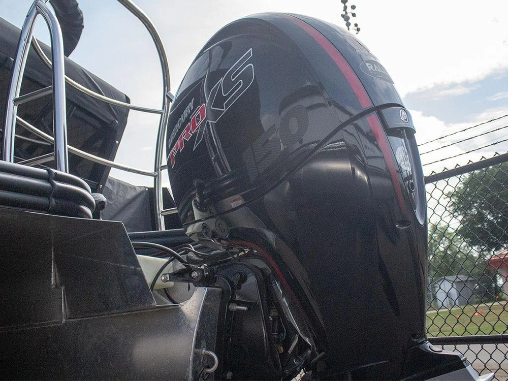 2025 Lowe Ss230 alt