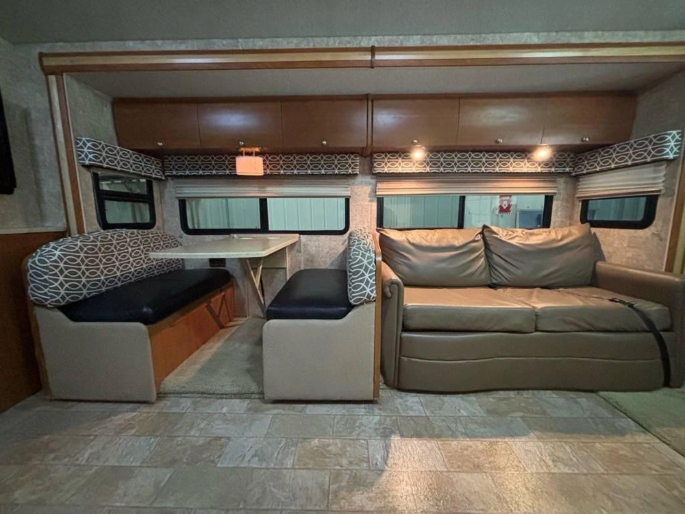 Winnebago Itasca Sunova 31e *couple* 2009 alt