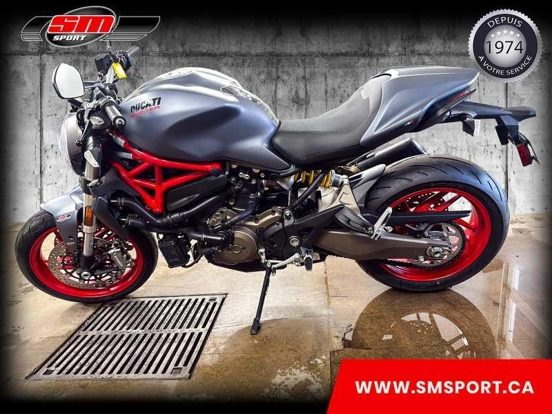 Ducati Monster 821 2017 alt