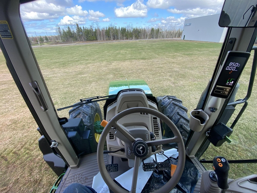 2025 John Deere 6120m alt
