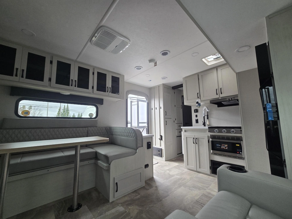 Coachmen Chaparral 218se 2026 alt
