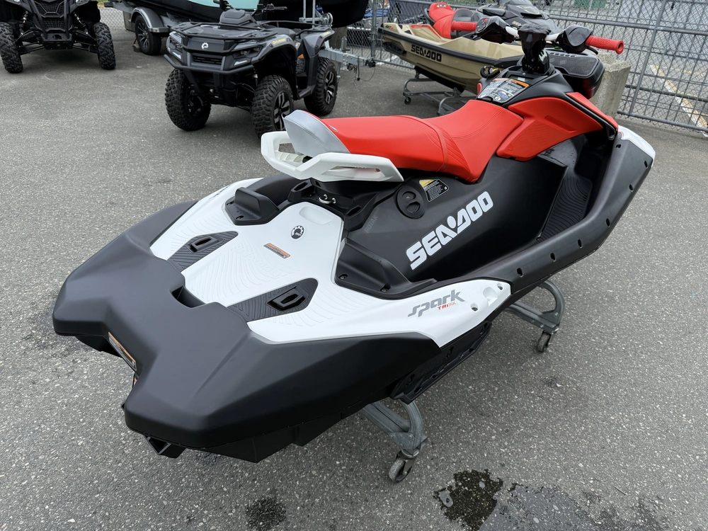 2026 Sea-doo Spark™ 3up Trixx-90 (sound System) alt
