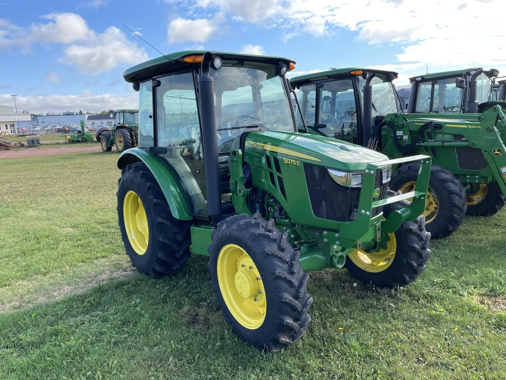 John Deere 5075e 2023 alt