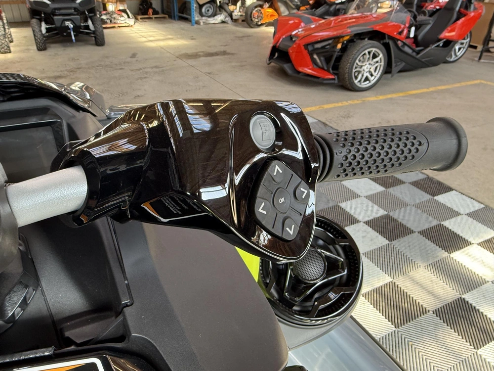 2025 Sea-doo Rxp-x 325 alt